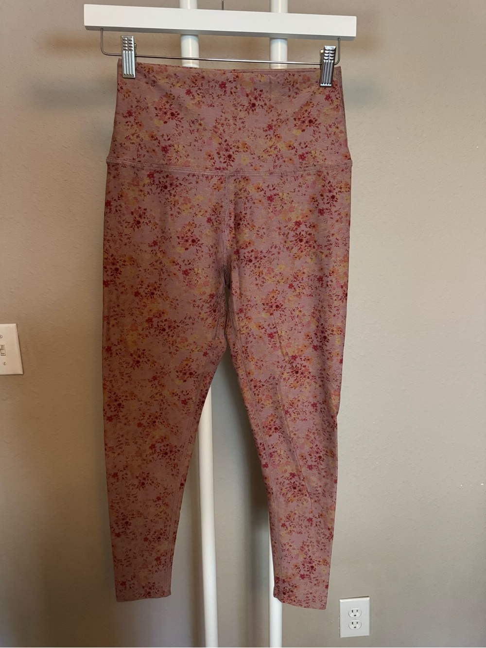 Floral Pink High-Waist Leggings, M